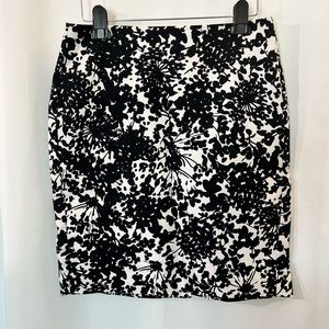 Banana Republic stretch pencil skirt